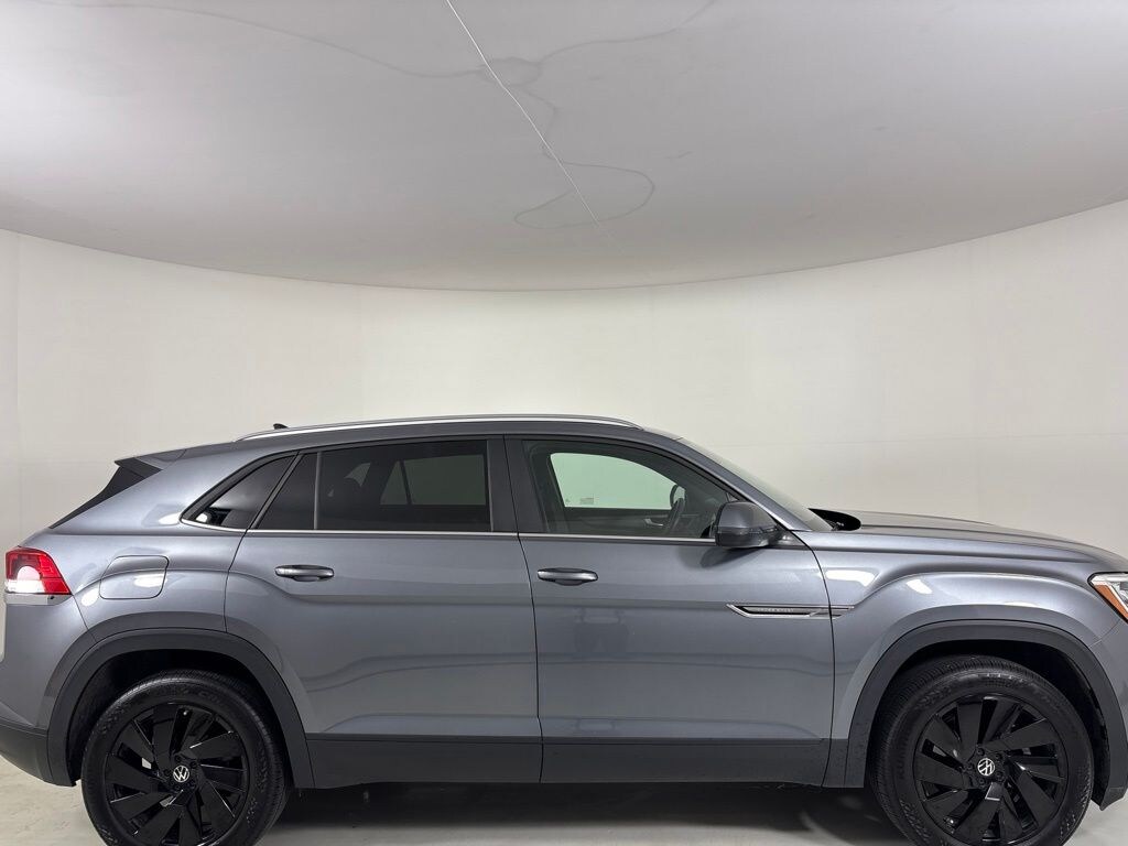 Used 2024 Volkswagen Atlas Cross Sport 2.0T SE w/Technology SUV