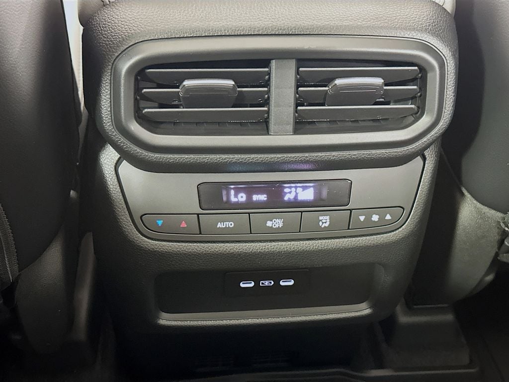 2025 Honda Pilot Touring - Photo 15