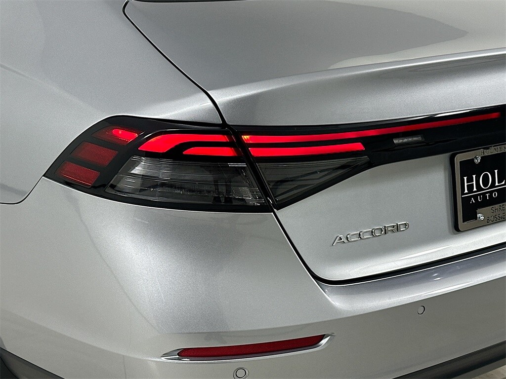2024 Honda Accord Hybrid EX-L photo 2