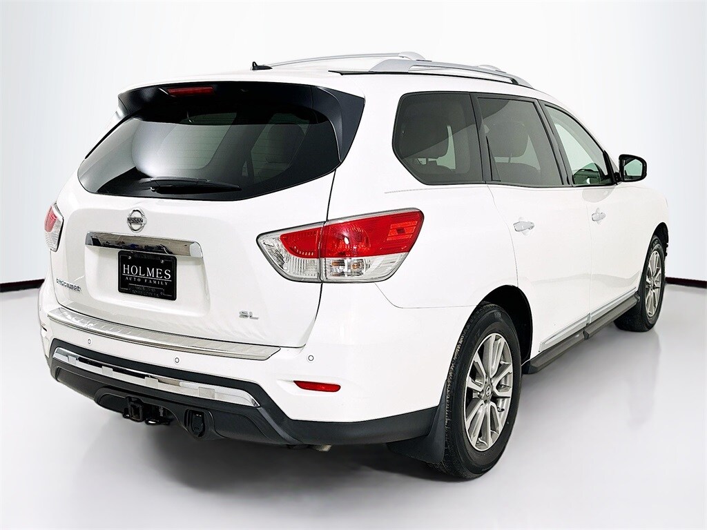 2014 Nissan Pathfinder SL photo 3