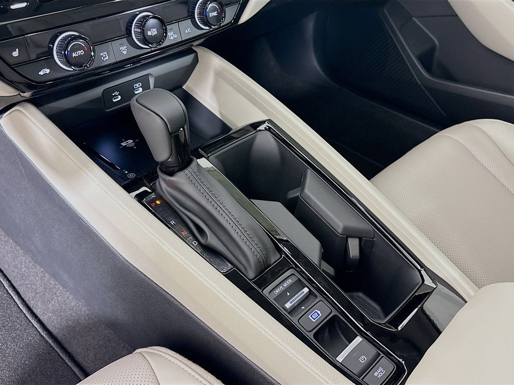 2026 Honda Accord Hybrid EX-L - Photo 12