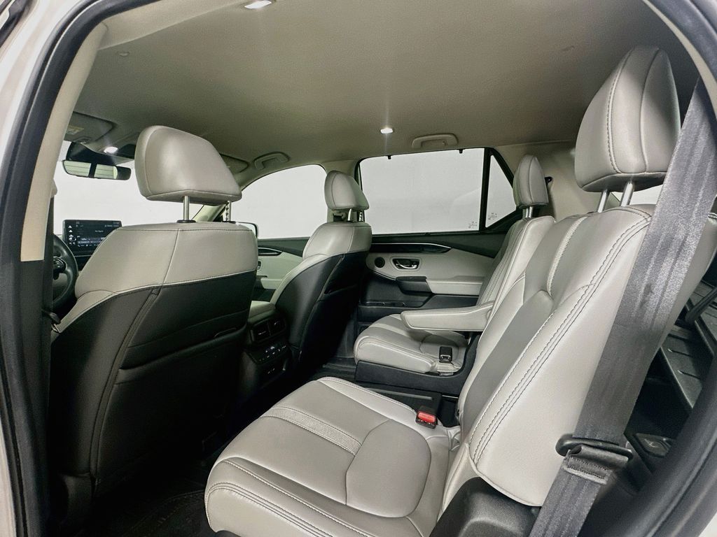 2024 Honda Pilot EX-L - Photo 11