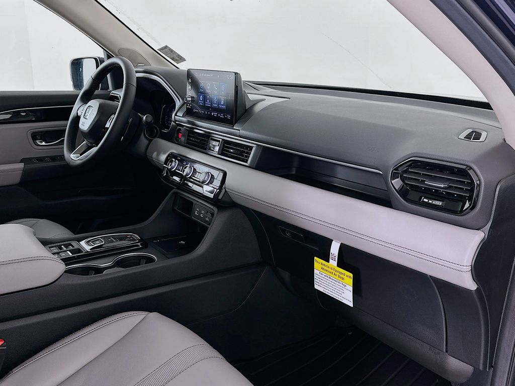 2025 Honda Pilot Touring - Photo 32