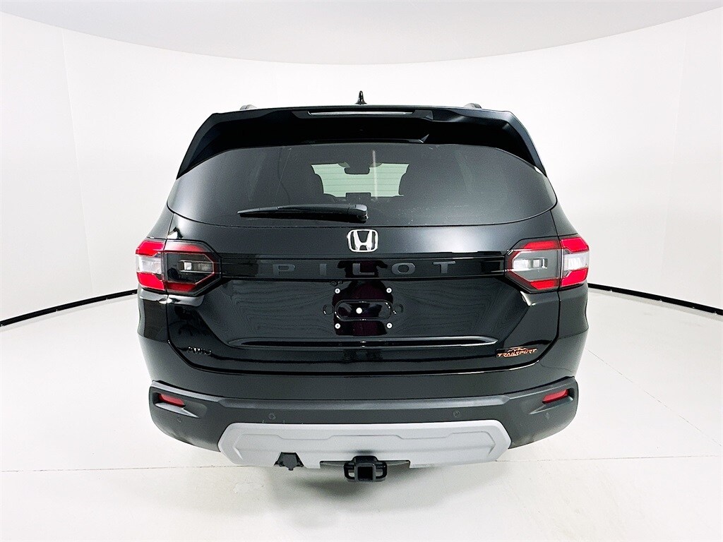 2025 Honda Pilot TrailSport photo 3