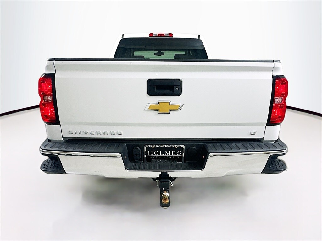 2017 Chevrolet Silverado LT photo 2
