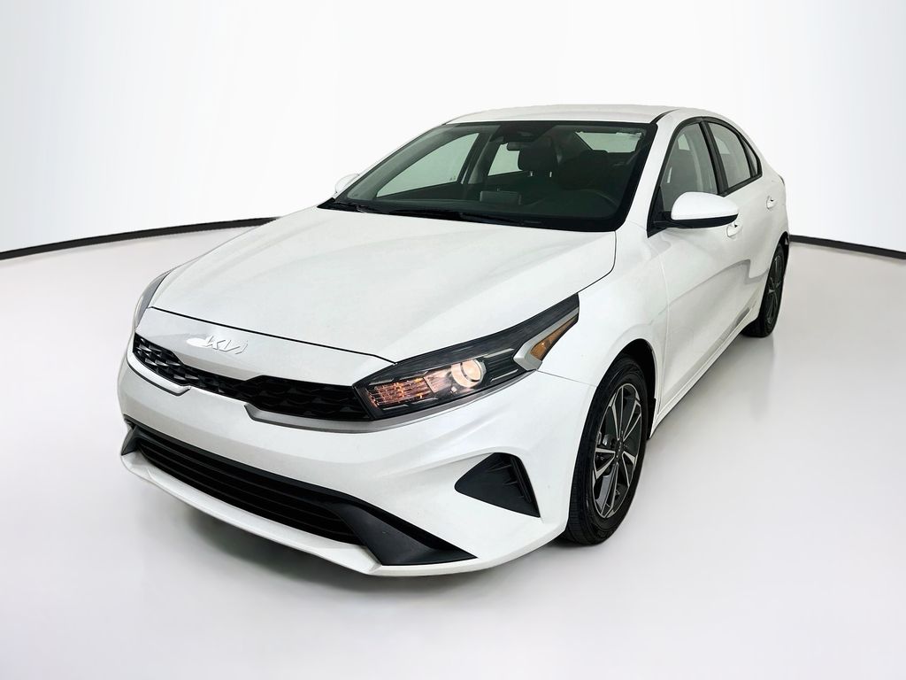 Snow White Pearl 2023 Kia Forte Sedan Front-Wheel Drive Continuously Variable Transmission