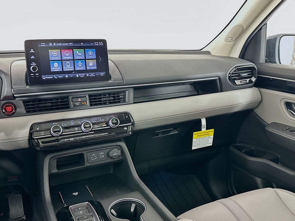 2025 Honda Pilot Touring - Photo 28