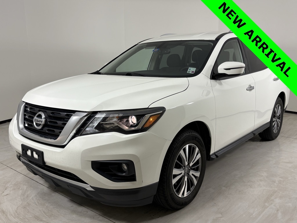 2020 Nissan Pathfinder SV's photo