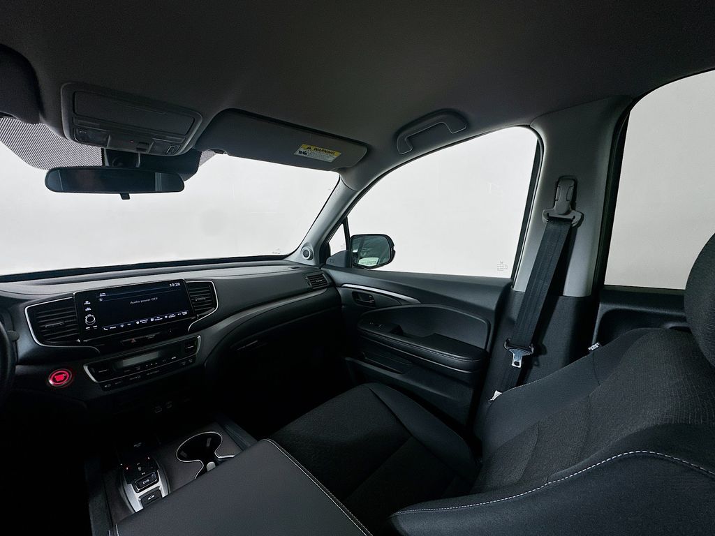 2025 Honda Ridgeline Sport - Photo 17