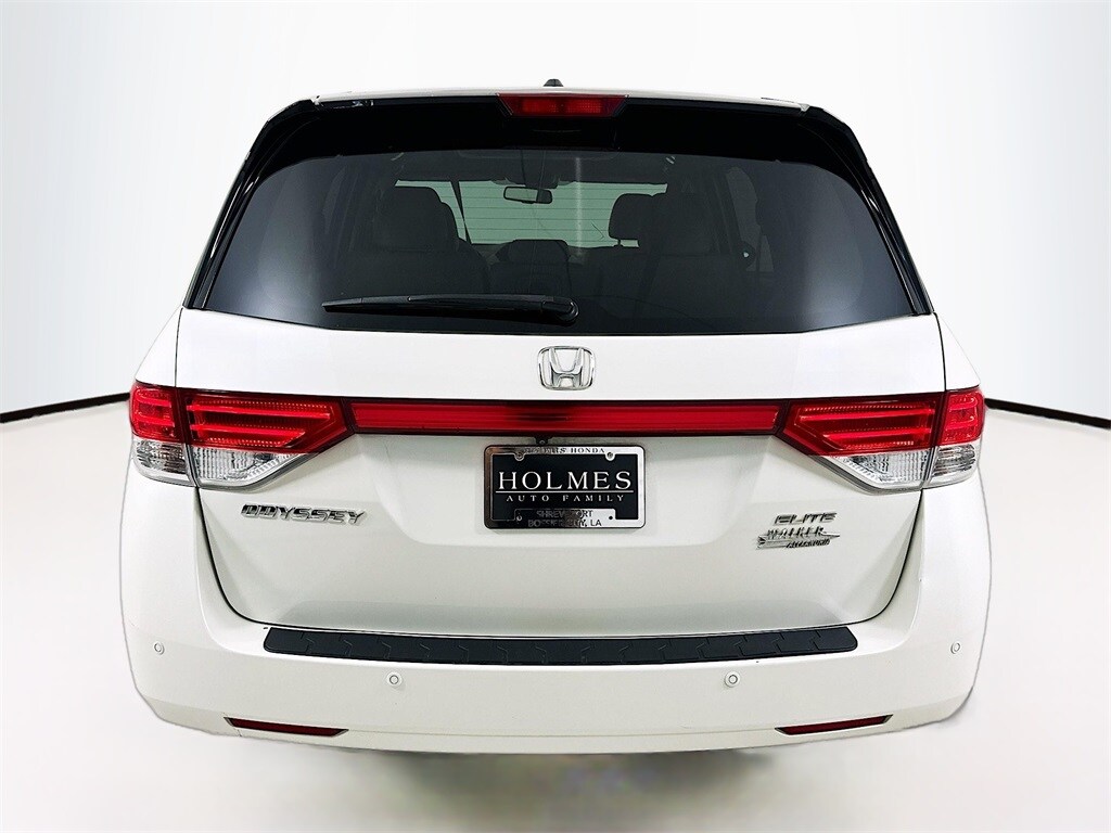 2017 Honda Odyssey Touring Elite photo 3