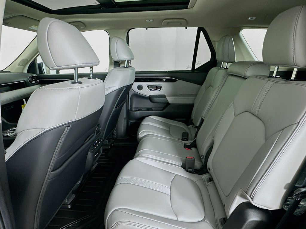 2025 Honda Pilot Touring - Photo 14
