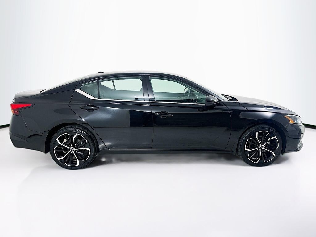 Used 2025 Nissan Altima SR Sedan