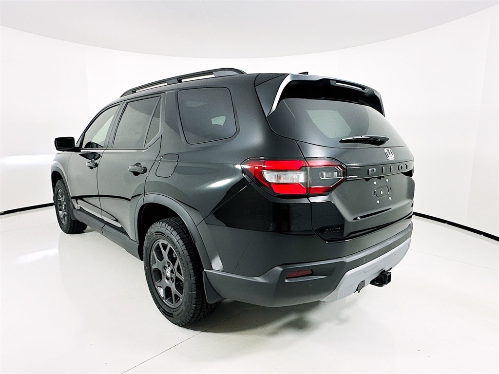 2025 Honda Pilot TrailSport photo 2