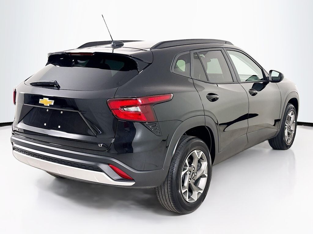 Used 2025 Chevrolet Trax LT SUV