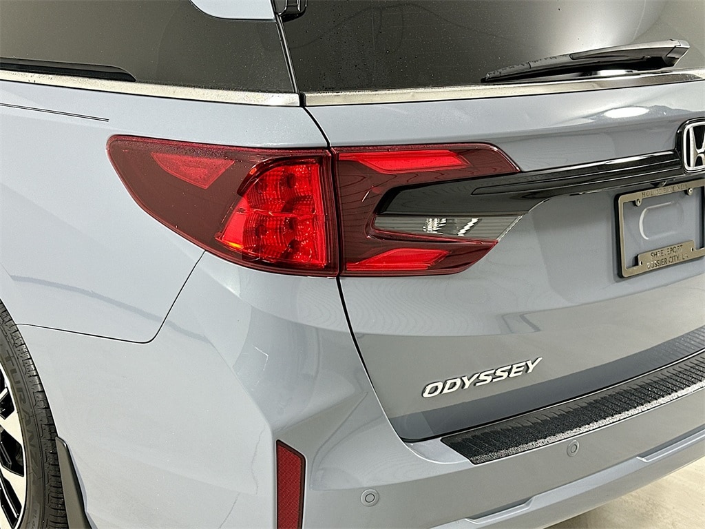 Used 2025 Honda Odyssey Elite Van