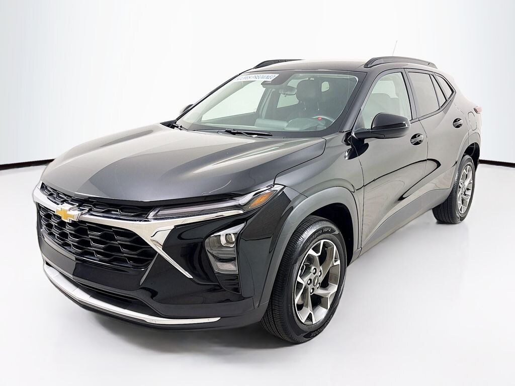 Used 2025 Chevrolet Trax LT SUV