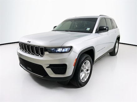2023 Jeep Grand Cherokee Laredo SUV