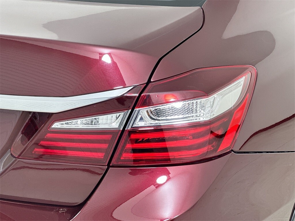 2016 Honda Accord EX-L photo 4