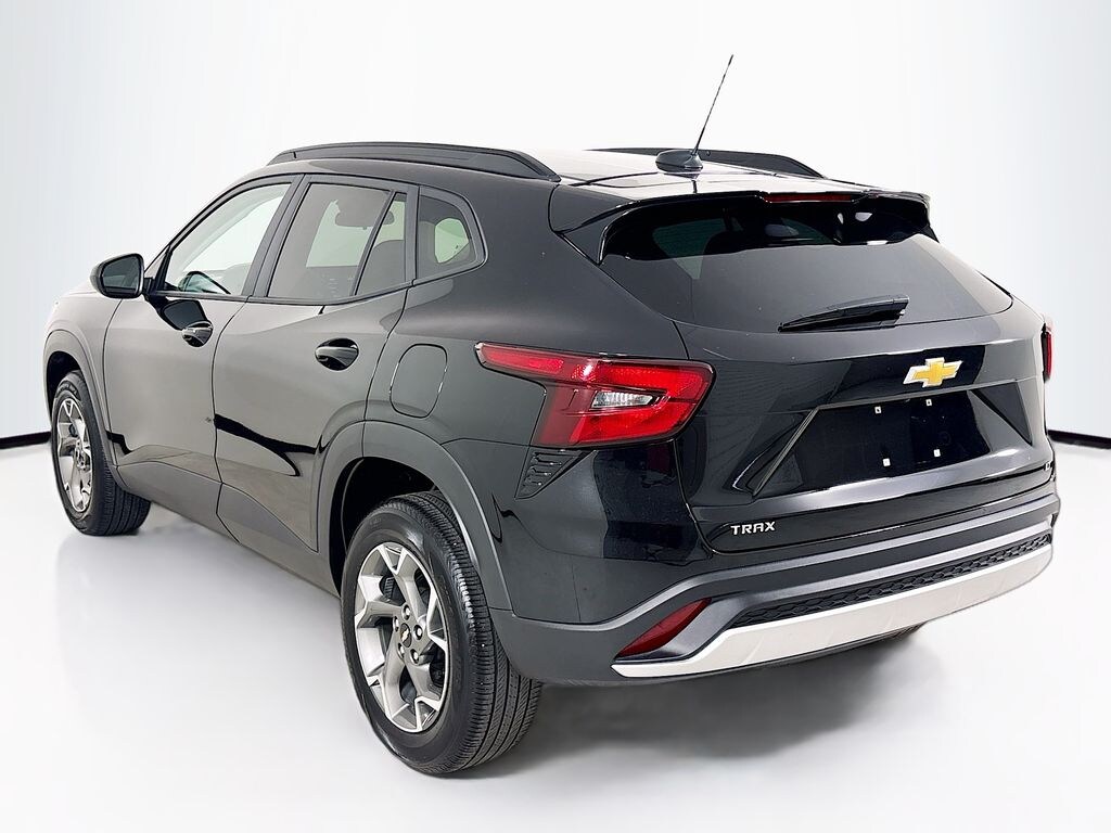 Used 2025 Chevrolet Trax LT SUV