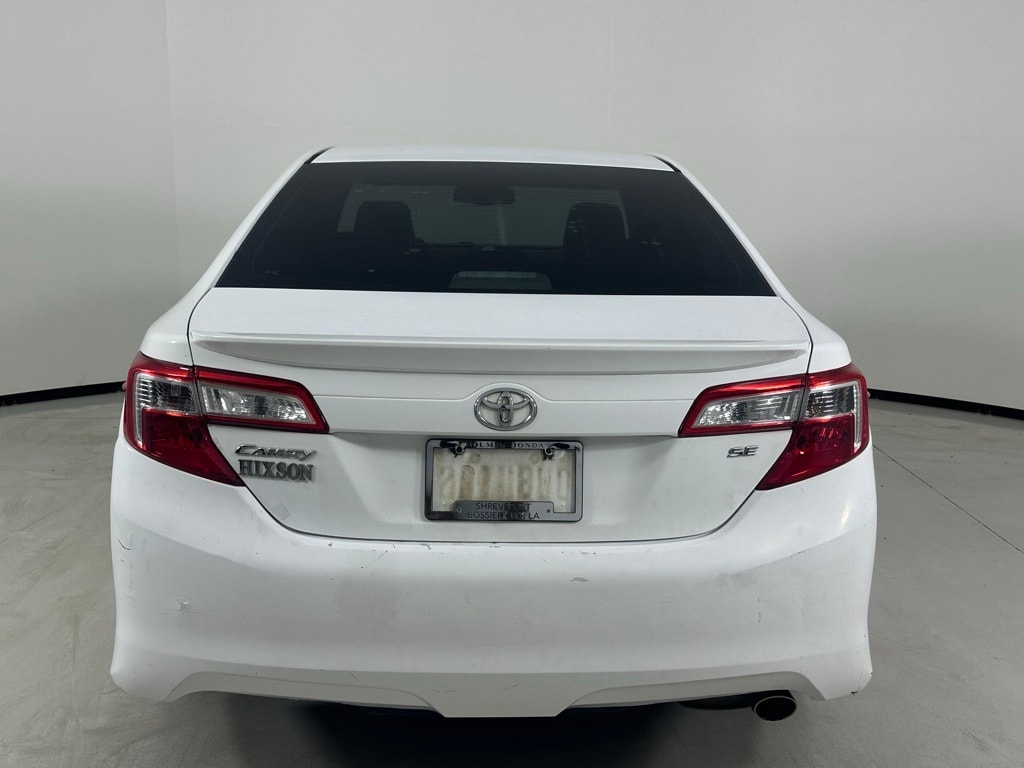 Used 2014 Toyota Camry SE Sedan