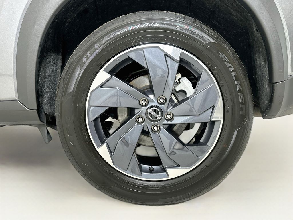 2025 Nissan Rogue SV - Photo 29