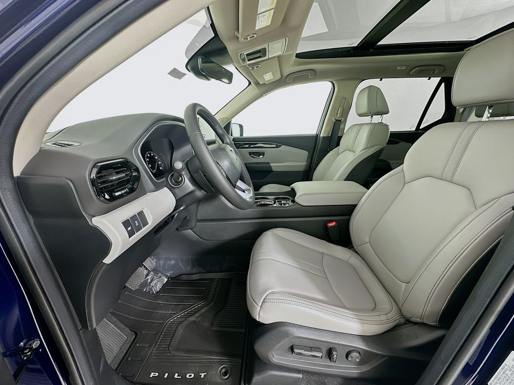 2025 Honda Pilot Touring - Photo 23