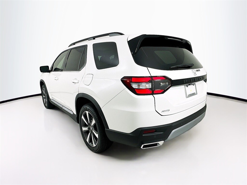 2025 Honda Pilot Elite photo 3