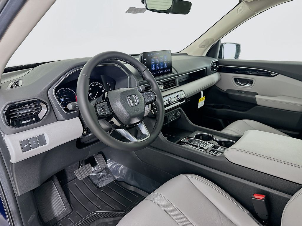 2025 Honda Pilot Touring - Photo 10