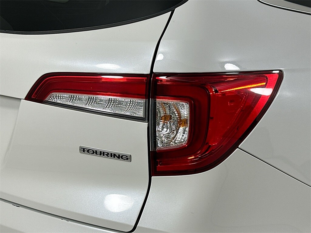 2022 Honda Pilot Touring photo 4