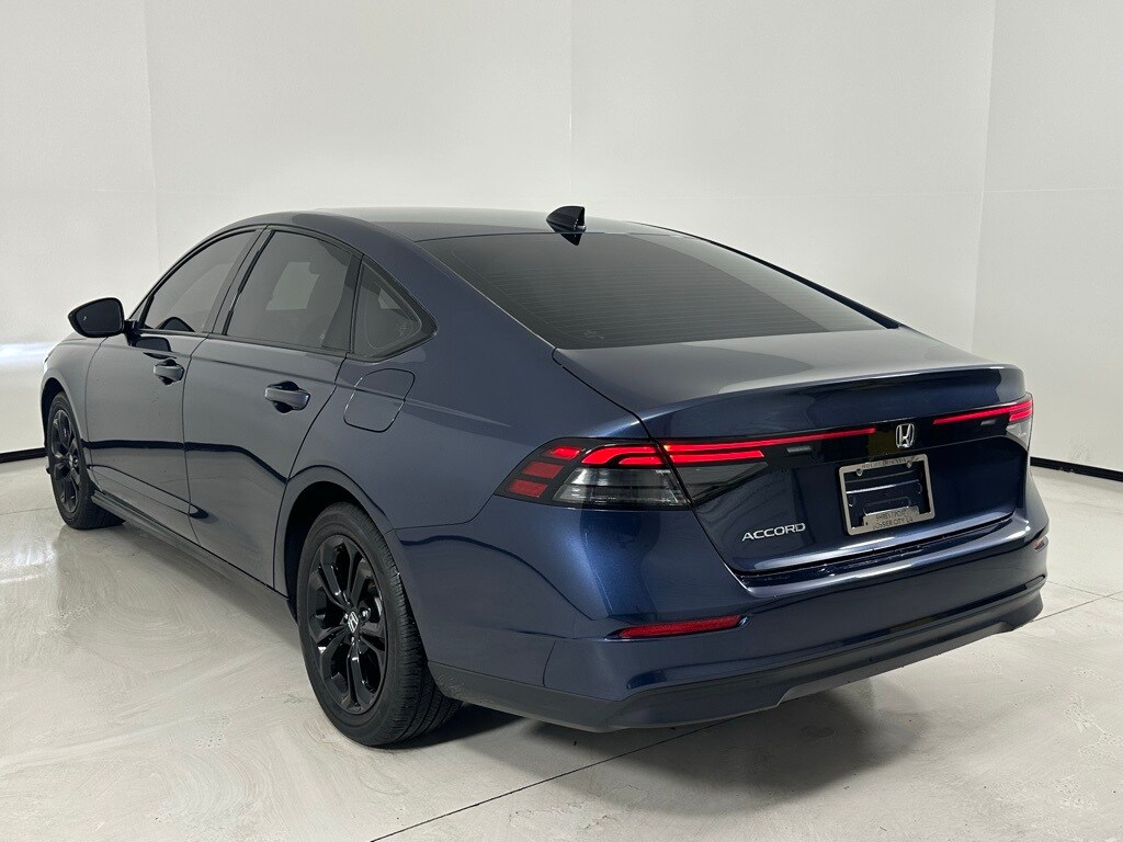 2025 Honda Accord SE photo 2
