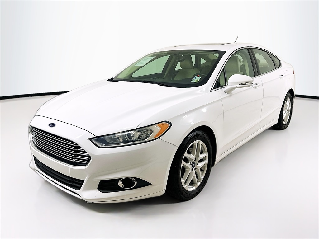 2015 Ford Fusion SE's photo