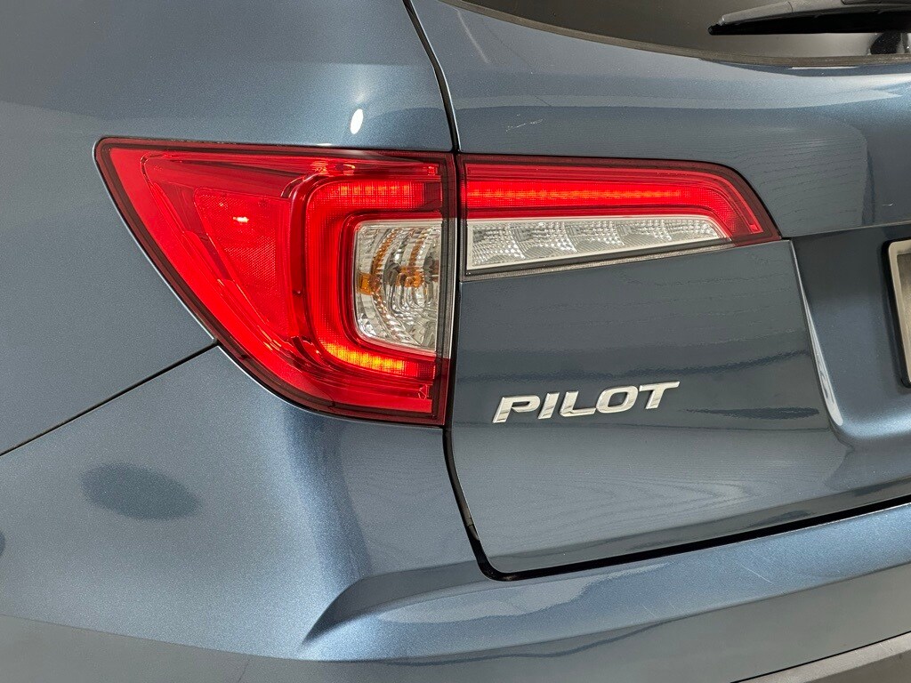 2022 Honda Pilot Special Edition photo 3