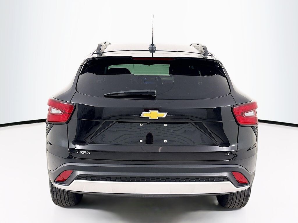 Used 2025 Chevrolet Trax LT SUV