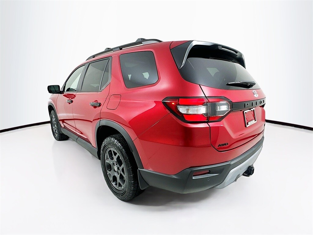2025 Honda Pilot TrailSport photo 3