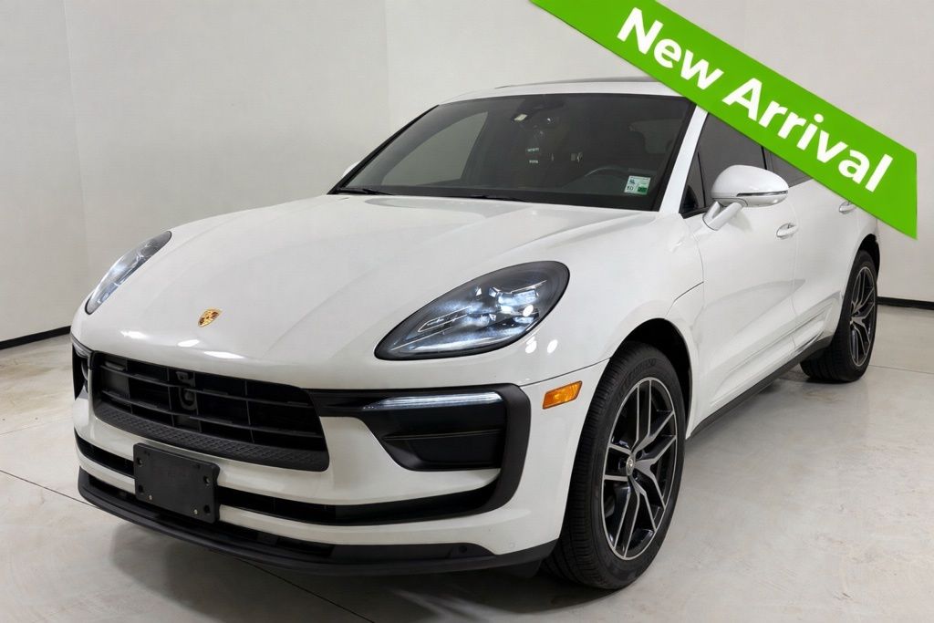 2023 Porsche Macan Base