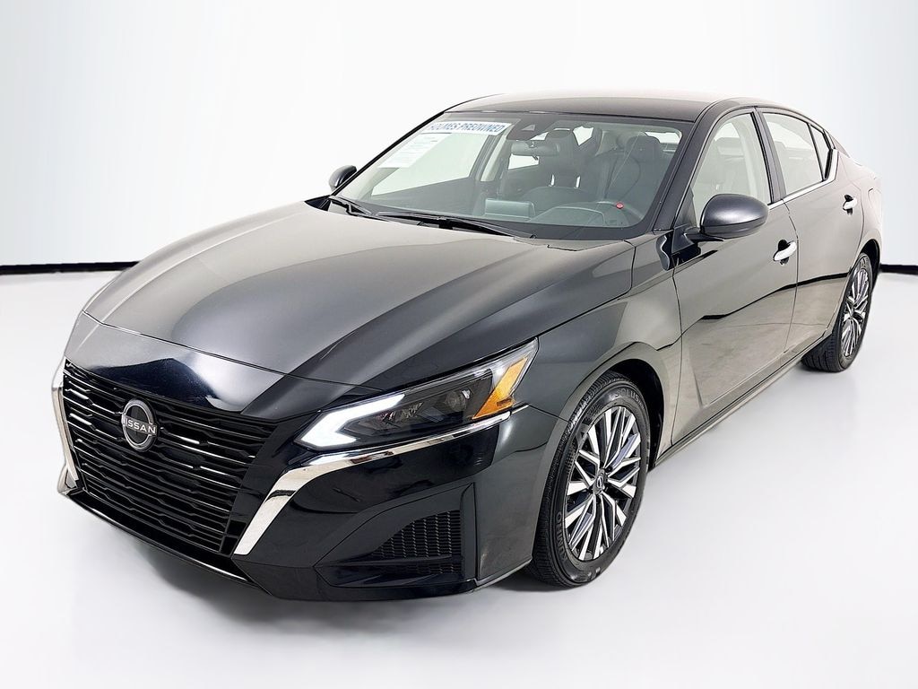 Used 2025 Nissan Altima SV Sedan
