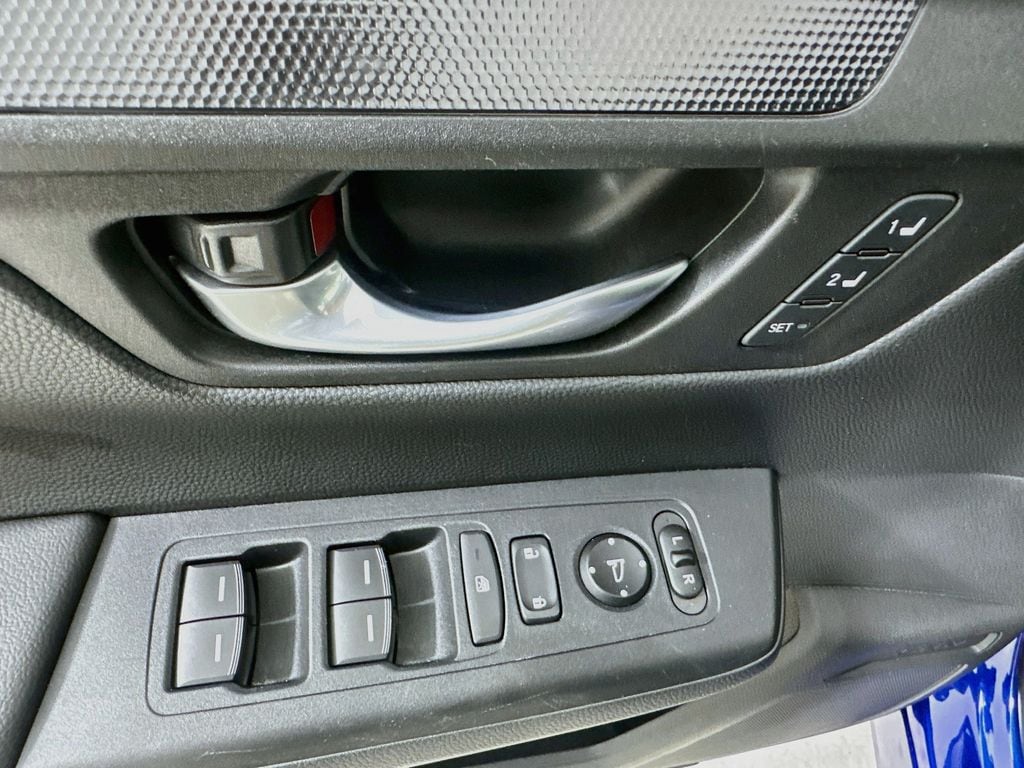 2025 Honda CR-V Sport-L - Photo 10