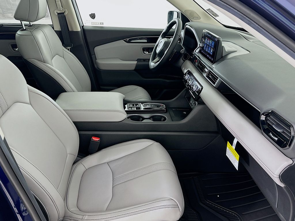 2025 Honda Pilot Touring - Photo 31