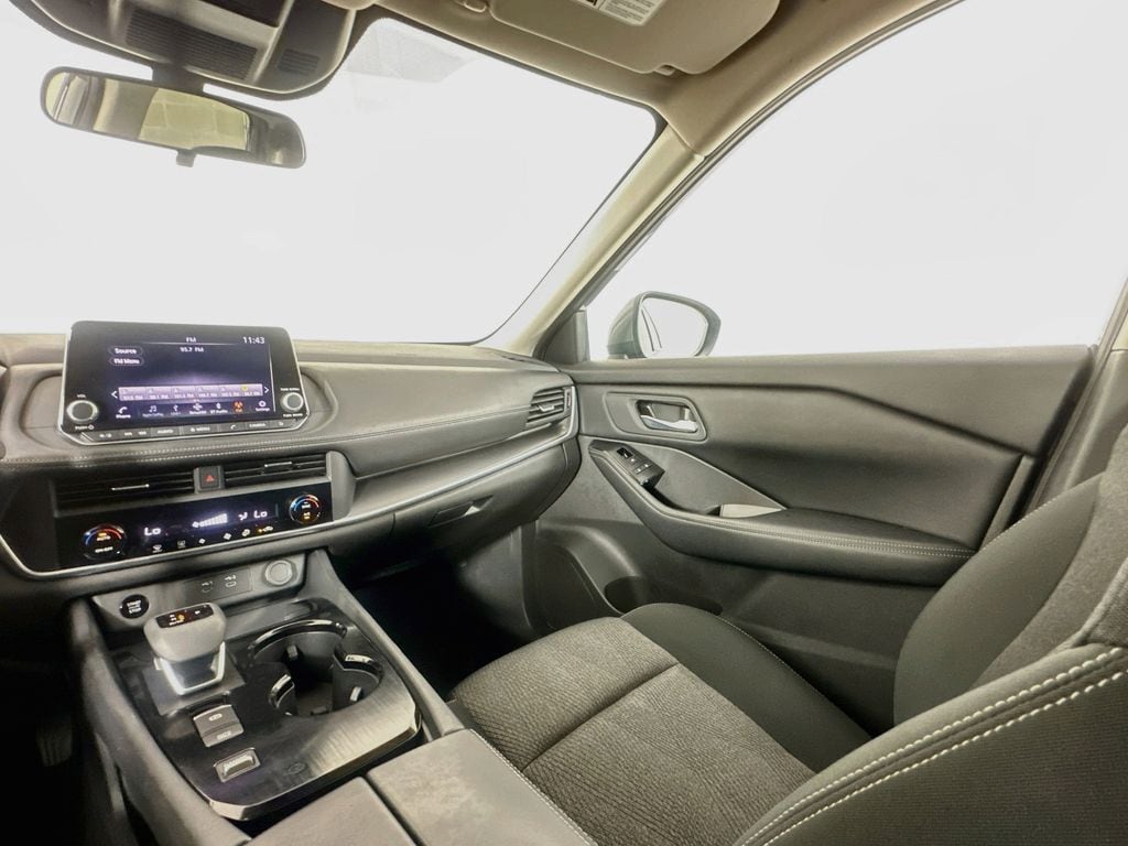 2025 Nissan Rogue SV - Photo 22