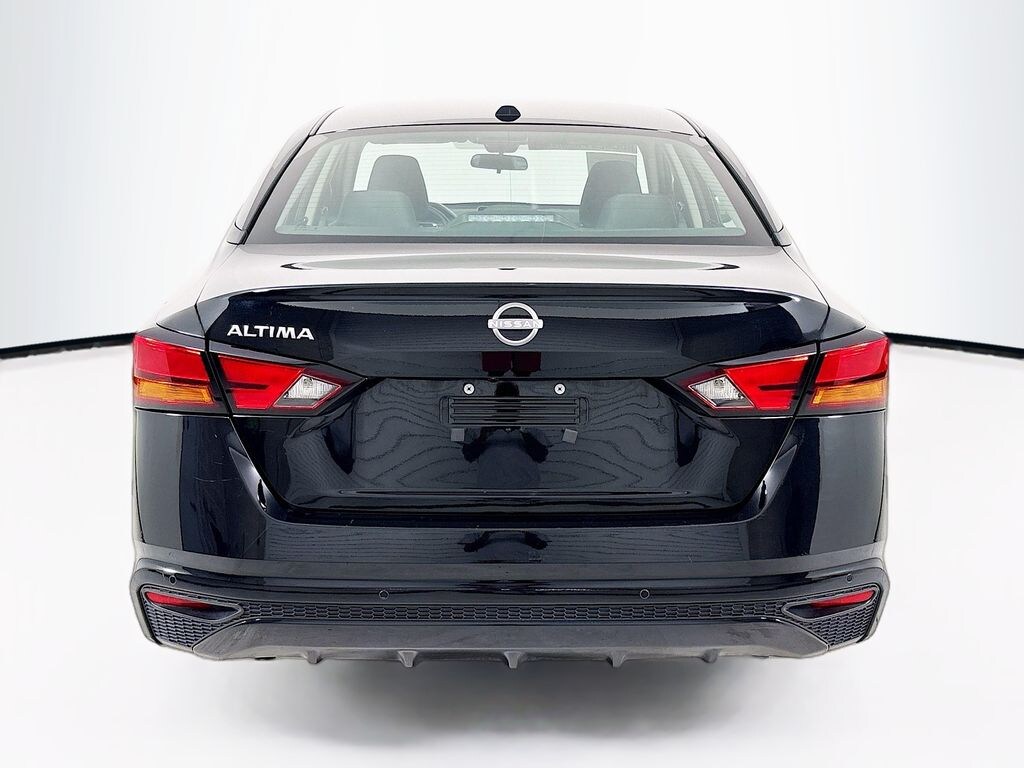 Used 2025 Nissan Altima SV Sedan