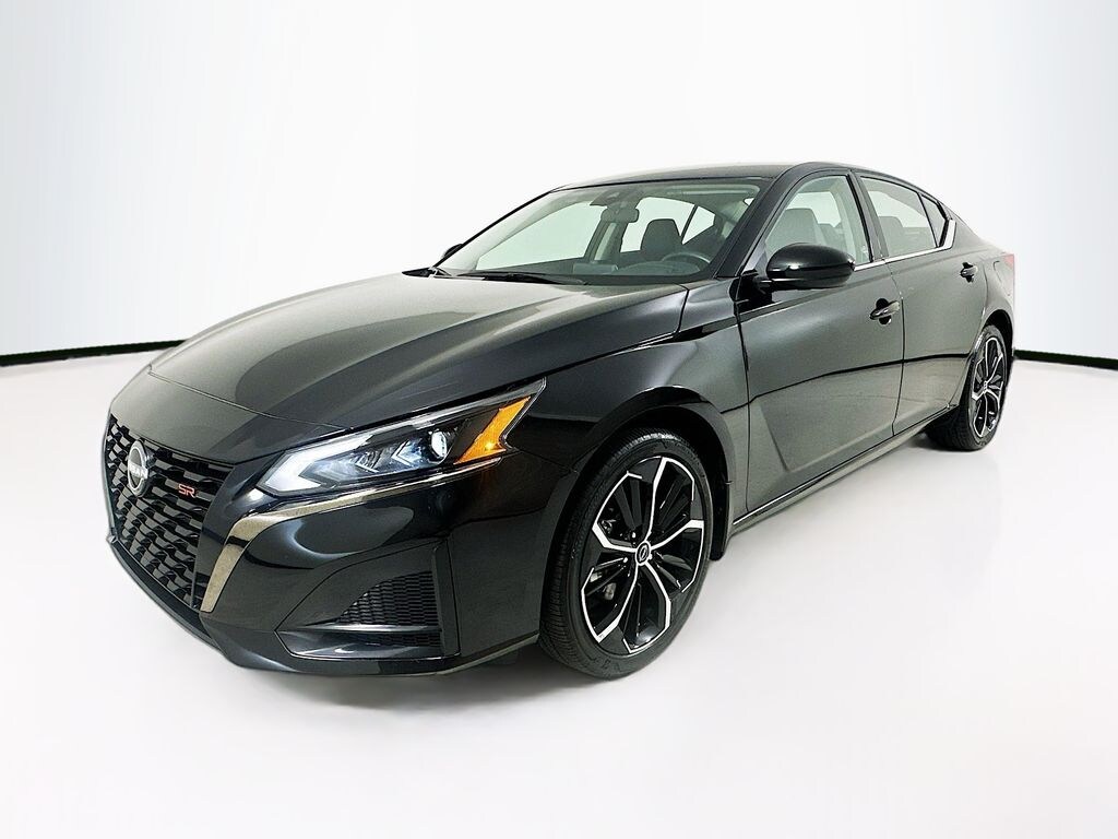 Used 2025 Nissan Altima SR Sedan