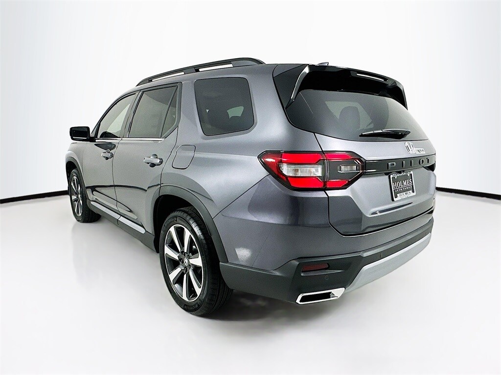 2025 Honda Pilot Touring photo 3