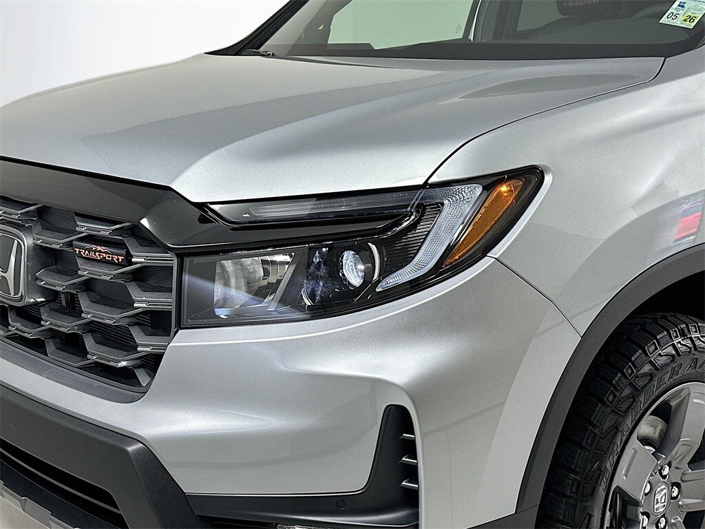 2025 Honda Ridgeline TrailSport photo 2
