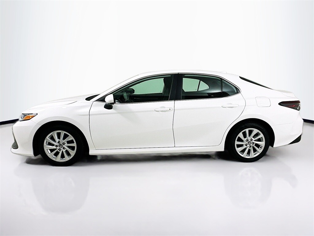2024 Toyota Camry LE photo 4