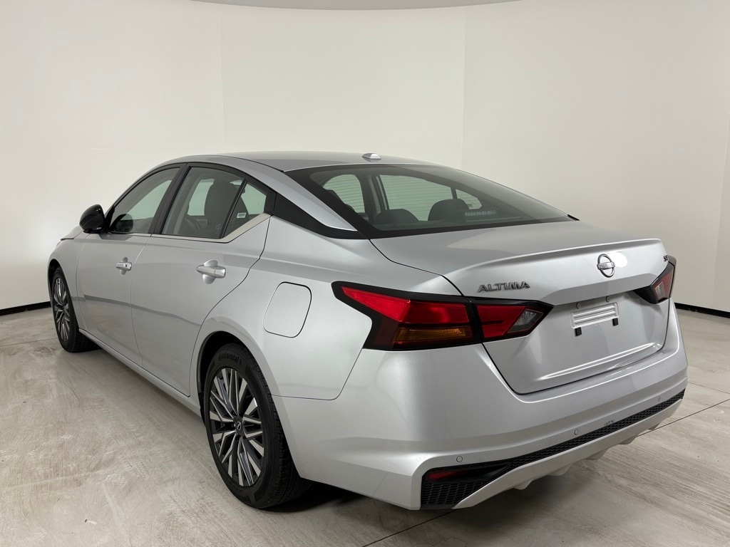 Used 2024 Nissan Altima 2.5 SV Sedan