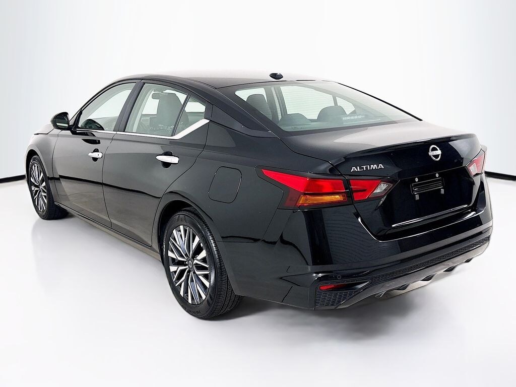 Used 2025 Nissan Altima SV Sedan