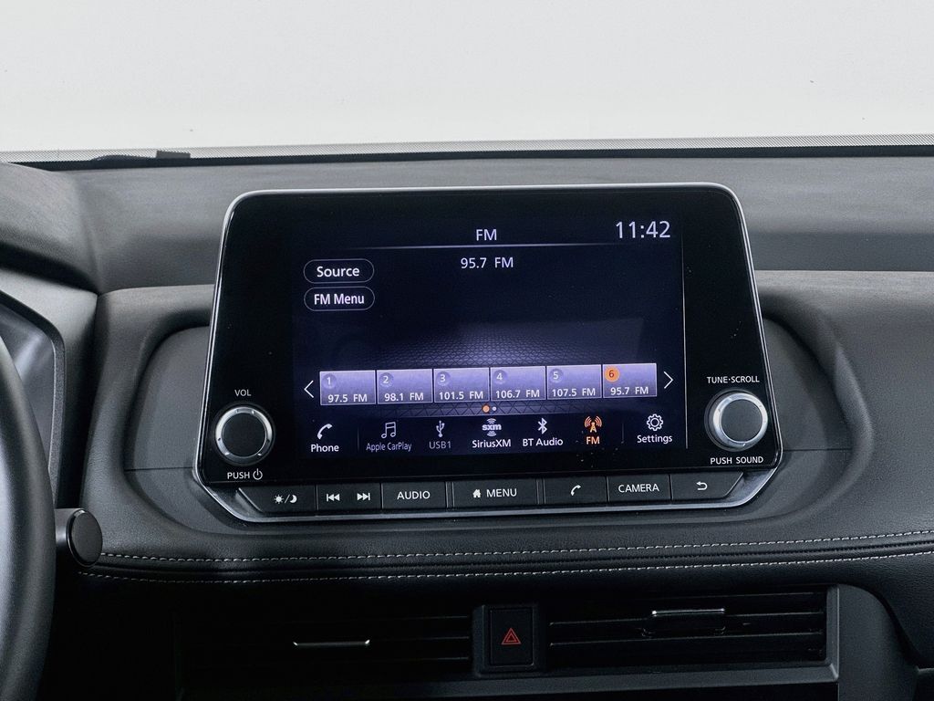 2025 Nissan Rogue SV - Photo 17