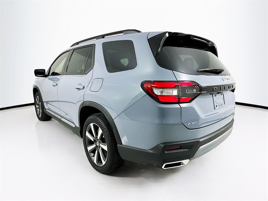 2025 Honda Pilot Touring photo 2