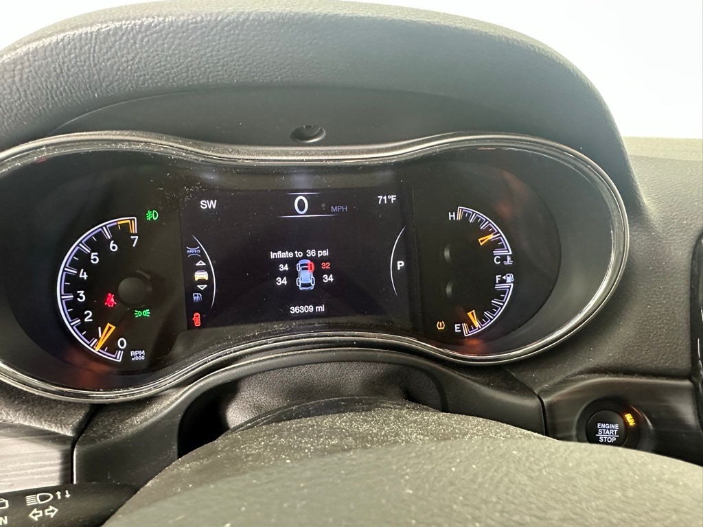 Used 2021 Jeep Grand Cherokee Laredo SUV