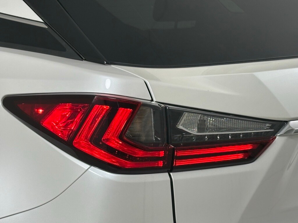 2022 Lexus RX 450h Premium photo 3